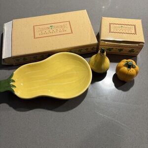 Avon 1984 Shapes Of Autumn Squash Dish Pumpkin Squash Salt Pepper Shakers Set‎